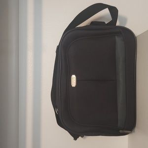 Sonoma lightweight overnight travel bag